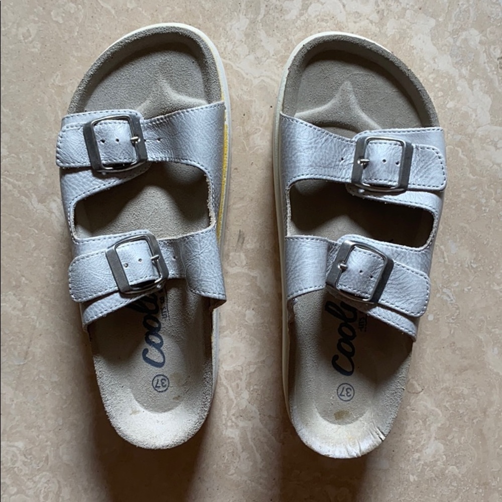 Women’s NEVER WORN Wedged Sandals